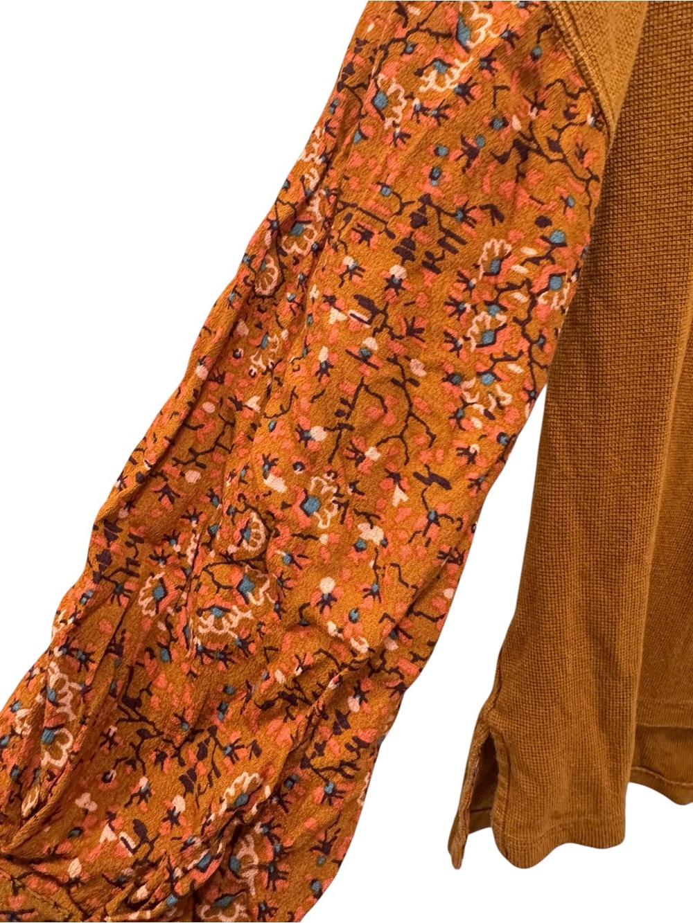 Anthropologie Knit V-Neck Top with Floral Balloon Sleeves - Rust. PTP is 22 - Picture 3 of 8